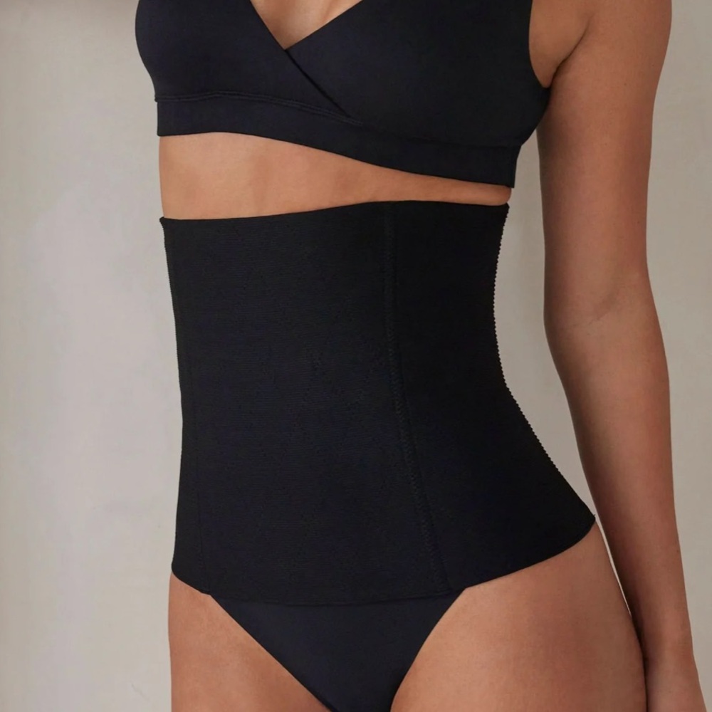 Seamless Black Shapewear Waist Cincher